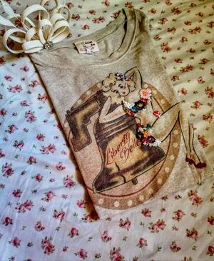 💐One of a Kind Hand Embroidered Liberty Belle Pin-Up Tee Mischief Made Rare
